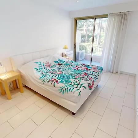 Spacieux 2p Renove Face Avec Terrasse Et Garage * Menton