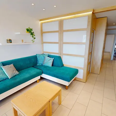 Spacieux 2p Renove Face Avec Terrasse Et Garage Apartmán Menton