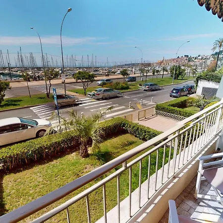 Spacieux 2p Renove Face Avec Terrasse Et Garage
