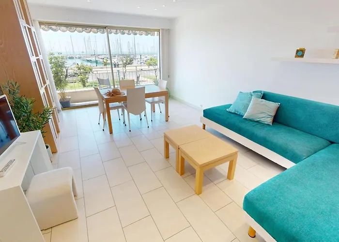 Spacieux 2p Renove Face Avec Terrasse Et Garage - Fr-1-196-381 Μεντόν